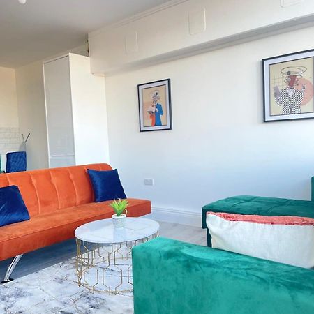1 Bedroom Apartment - Flitwick - Contractor Friendly - Tourist Ready - Full Kitchen - Wifi - Smart Tv - Sofa Bed - Free Parking - Ideal For Short Or Long Stays Ngoại thất bức ảnh