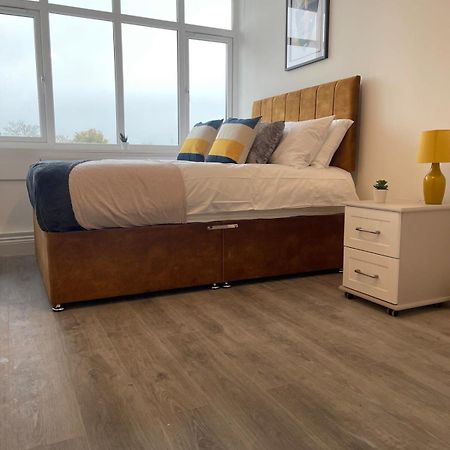 1 Bedroom Apartment - Flitwick - Contractor Friendly - Tourist Ready - Full Kitchen - Wifi - Smart Tv - Sofa Bed - Free Parking - Ideal For Short Or Long Stays Ngoại thất bức ảnh