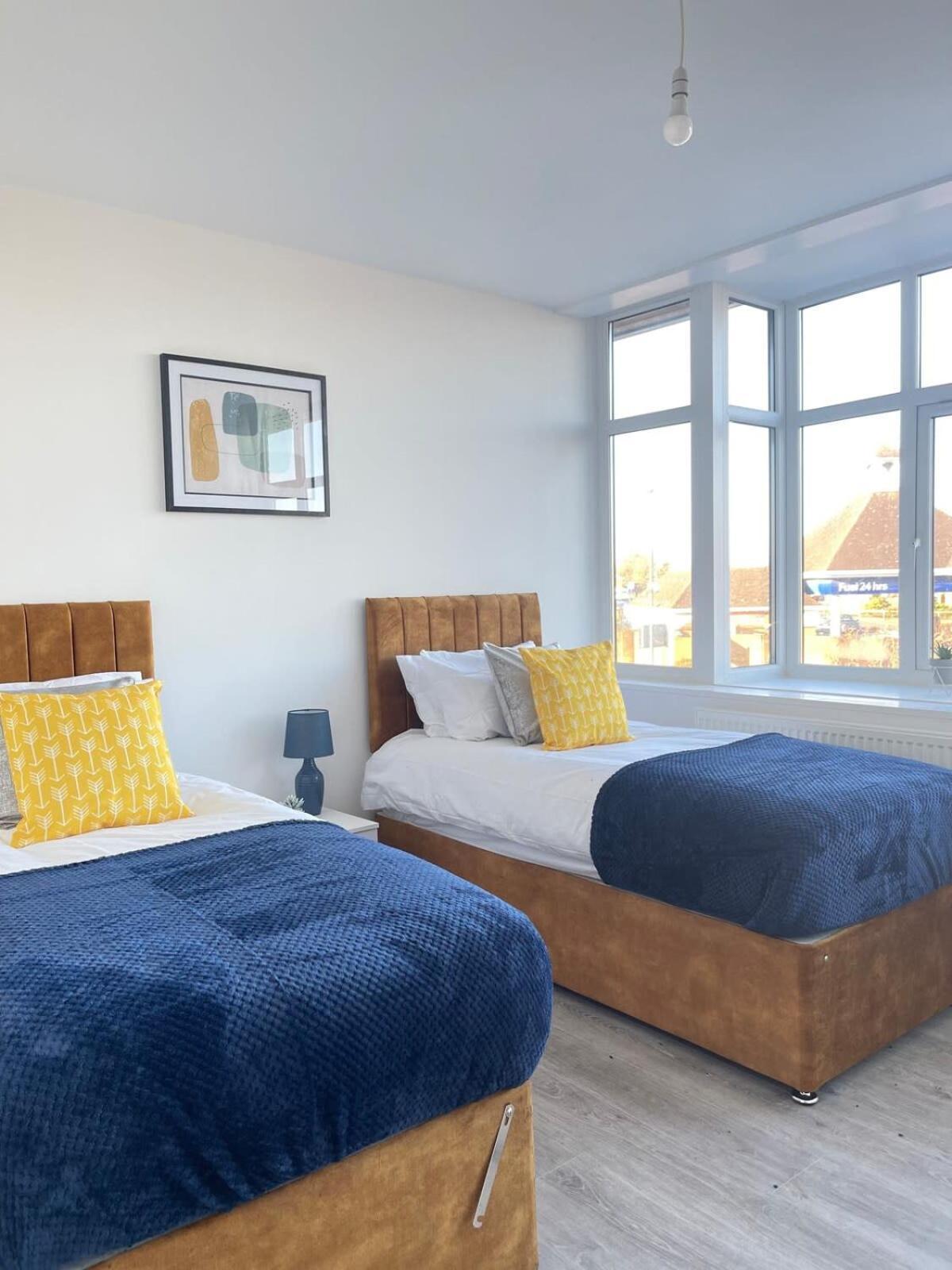 1 Bedroom Apartment - Flitwick - Contractor Friendly - Tourist Ready - Full Kitchen - Wifi - Smart Tv - Sofa Bed - Free Parking - Ideal For Short Or Long Stays Ngoại thất bức ảnh
