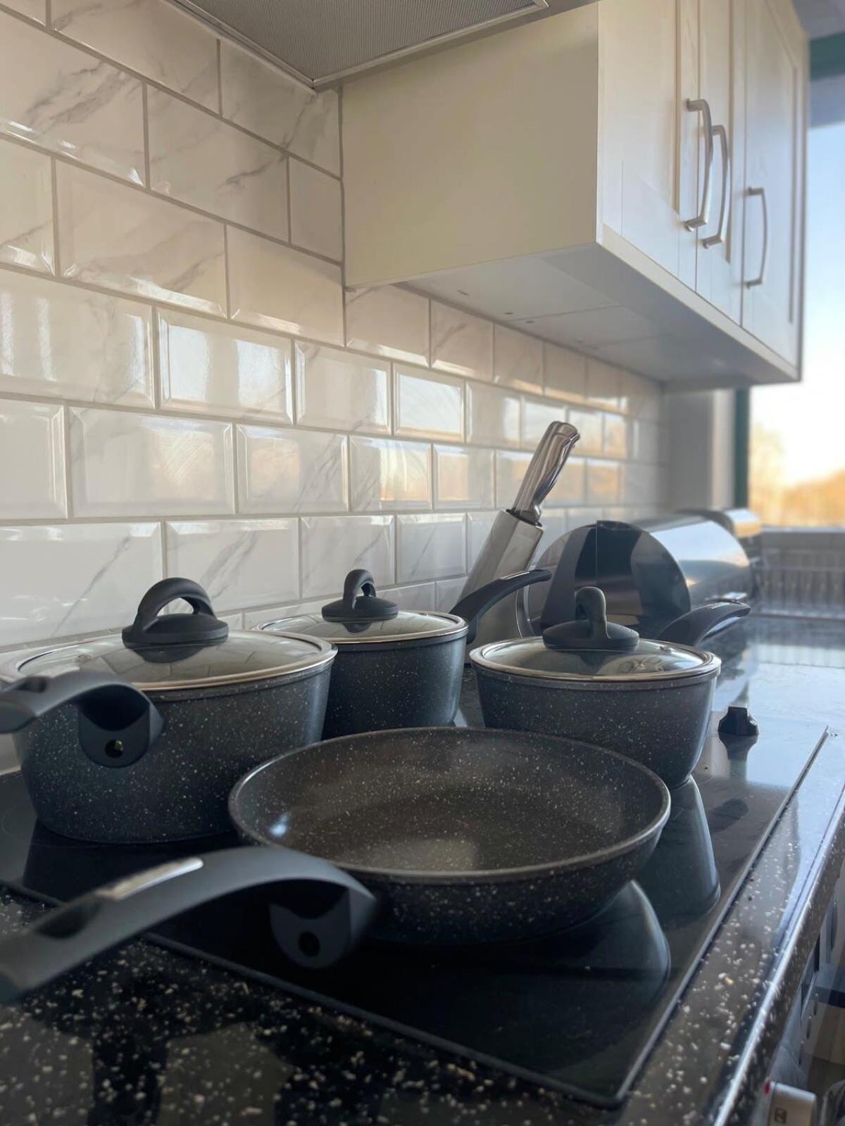1 Bedroom Apartment - Flitwick - Contractor Friendly - Tourist Ready - Full Kitchen - Wifi - Smart Tv - Sofa Bed - Free Parking - Ideal For Short Or Long Stays Ngoại thất bức ảnh